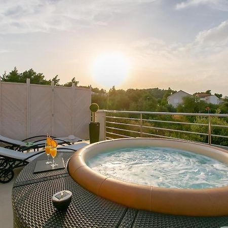 Villa Kora - Luxury Holiday Apartments Lumbarda Dış mekan fotoğraf