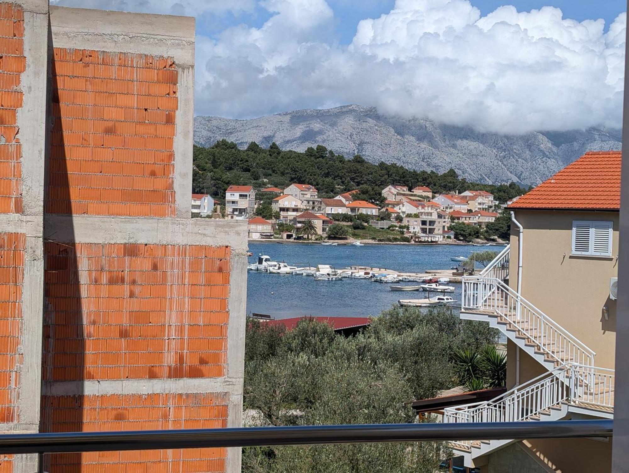 Villa Kora - Luxury Holiday Apartments Lumbarda Oda fotoğraf